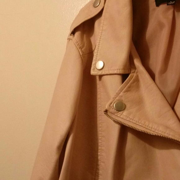 Jacket - Picture 4 of 4